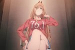 Chainsaw Man: il cosplay di Power da Shirogane_sama la mostra in un momento di relax - Notizia