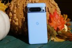 Google Pixel 9 Pro mostra il suo design nelle prime foto di confronto con un iPhone - Notizia