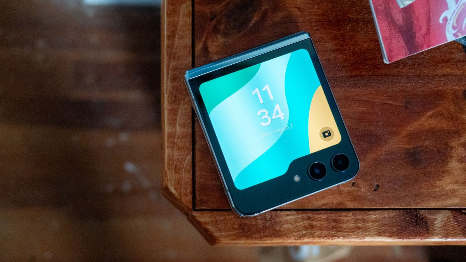 Samsung Galaxy Z Flip, in futuro, potrebbe presentare una fotocamera in più del solito