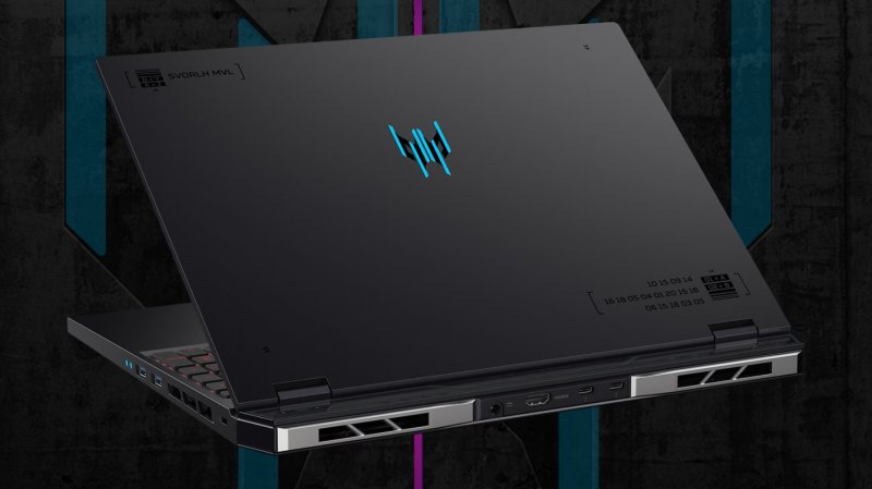 La presenza del tacco posteriore permette al Predator Helios Neo 16 di avere diverse porte sul retro La presenza del tacco posteriore permette al Predator Helios Neo 16 di avere diverse porte sul retro