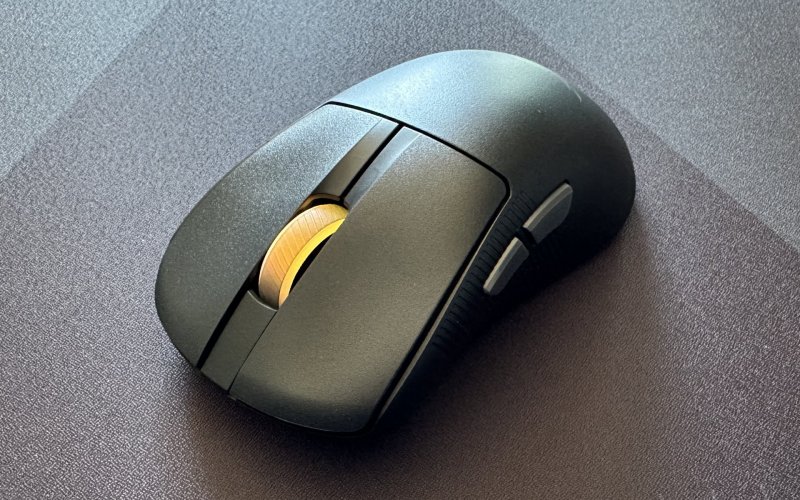 Il disegno 'a riquadro' dei pulsanti principali del ROG Keris 2 Ace