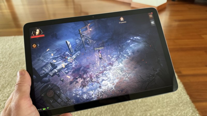 I videogiochi sono possibili su Pixel Tablet, e l'esperienza è tutto sommato valida, sebbene non sia perfettamente il suo campo ideale