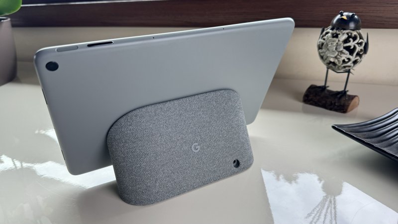 Il design è piacevole e segue le linee stilistiche della serie Pixel