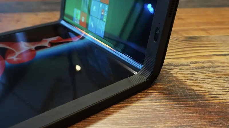 Nel futuro dell'azienda sembra esserci l'intenzione di portare gli utenti a considerare iPad e il Mac come dispositivi portatili equivalenti, poiché diventeranno sempre più simili Nel futuro dell'azienda sembra esserci l'intenzione di portare gli utenti a considerare iPad e il Mac come dispositivi portatili equivalenti, poiché diventeranno sempre più simili