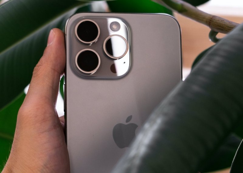La gamma iPhone 17 è prevista con una versione 'Slim' insieme alla base e alla Pro più compatta, caratterizzate da un alluminio di qualità superiore, mentre il titanio sarà riservato esclusivamente all'iPhone 17 Pro Max La gamma iPhone 17 è prevista con una versione 'Slim' insieme alla base e alla Pro più compatta, caratterizzate da un alluminio di qualità superiore, mentre il titanio sarà riservato esclusivamente all'iPhone 17 Pro Max