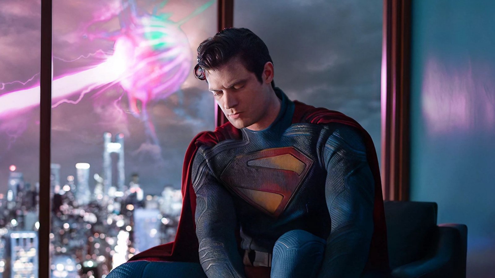 Superman, la prima foto di David Corenswet con il costume del film di James Gunn