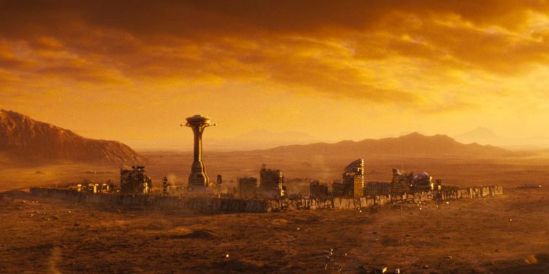 Lo skyline che si vede alla fine dell'ultimo episodio della prima stagione di Fallout è inconfondibile: è quello di New Vegas e, in caso di dubbi, c'è persino un cartello