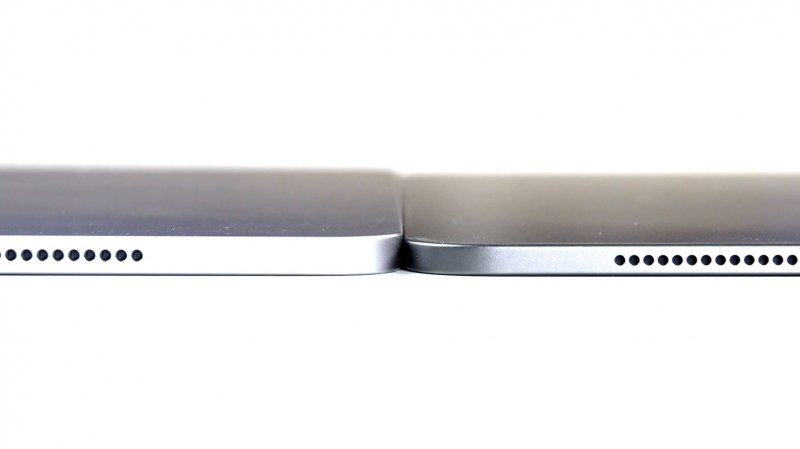 Il nuovo iPad Pro OLED di fianco al vecchio modello Il nuovo iPad Pro OLED di fianco al vecchio modello