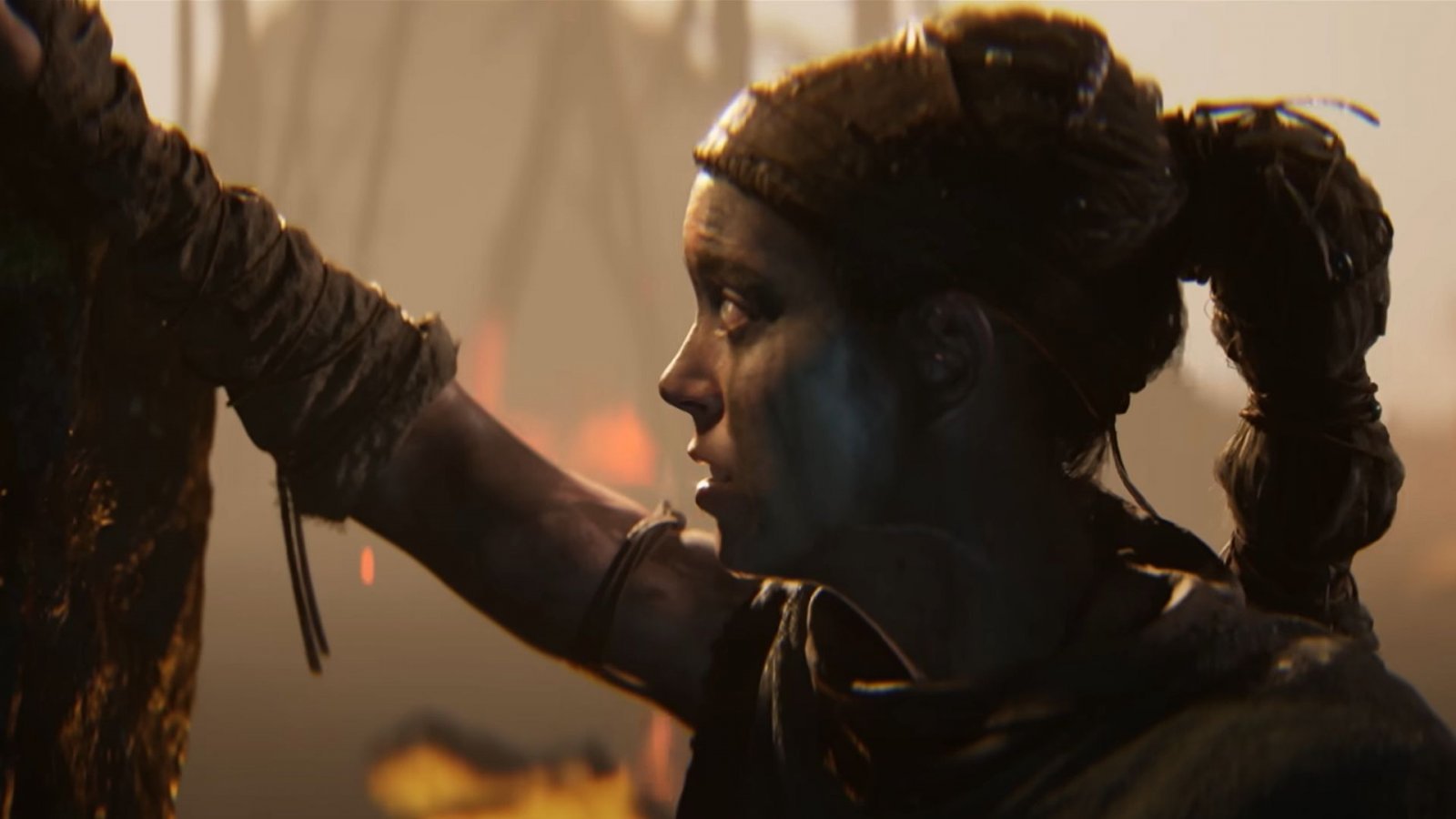 La protagonista di Senua's Saga: Hellblade 2 in un momento del trailer di lancio