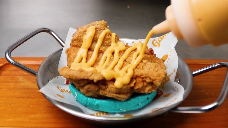 Il burger di Stellar Blade ci fa venire fame, in tutta onestà