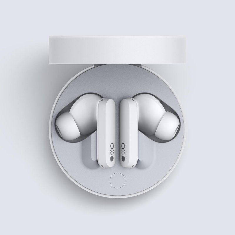 Gli auricolari CMF Buds Pro dentro la custodia di ricarica Gli auricolari CMF Buds Pro dentro la custodia di ricarica