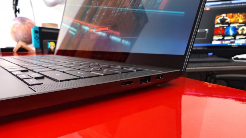 ROG Zephyrus G14 può essere ricaricato anche tramite USB-C fino a 100W