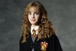Il cosplay di Hermione da Harry Potter di athenenoctua_cosplay è nostalgico ma anche alternativo - Notizia