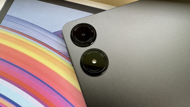 Le fotocamere sono davvero modeste, da usare solo in casi eccezionali o per funzioni specifiche Le fotocamere sono davvero modeste, da usare solo in casi eccezionali o per funzioni specifiche