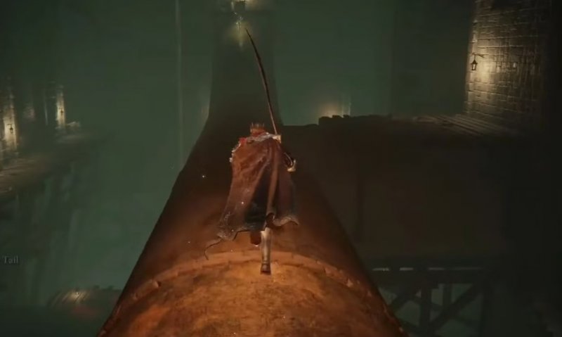 Una volta raggiunta l'area con i tubi dovete lasciarvi cadere nel tubo sulla sinistra, che ha un foro sulla superficie. Una volta raggiunta l'area con i tubi dovete lasciarvi cadere nel tubo sulla sinistra, che ha un foro sulla superficie.