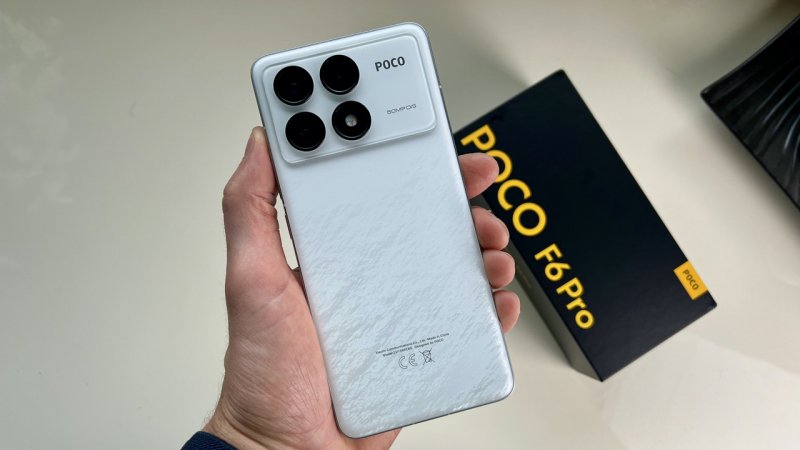 POCO F6 Pro vanta un design più ricercato e materiali più raffinati rispetto al passato POCO F6 Pro vanta un design più ricercato e materiali più raffinati rispetto al passato