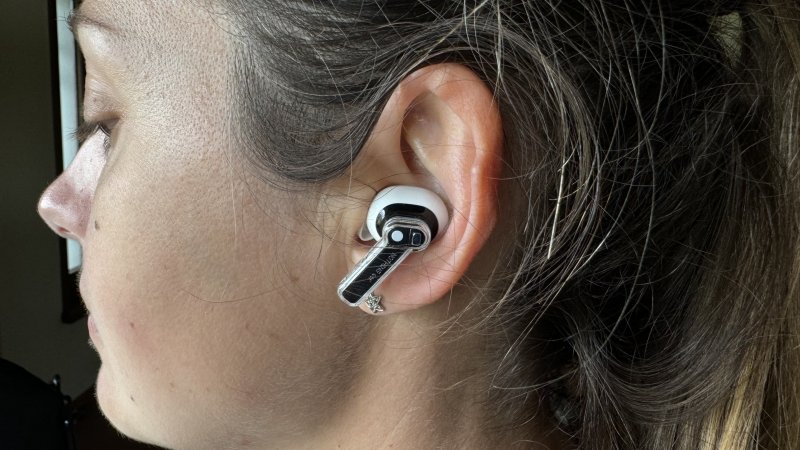 I Nothing Ear sono comodissimi da indossare anche per lunghe sessioni I Nothing Ear sono comodissimi da indossare anche per lunghe sessioni