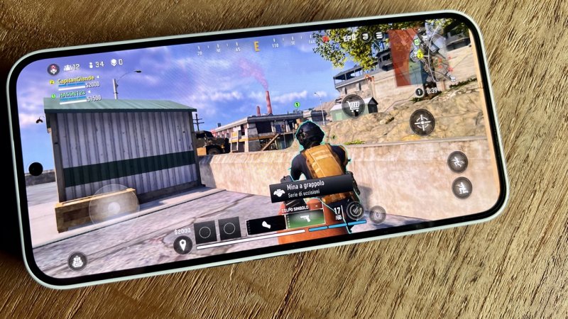 Nothing Phone (2a) non è proprio nato per il gaming, ma si difende bene Nothing Phone (2a) non è proprio nato per il gaming, ma si difende bene