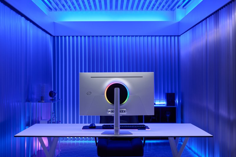 Samsung Odyssey OLED G80SD'nin arkası