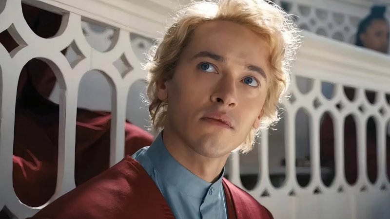 Tom Blyth in La ballata dell'usignolo e del serpente