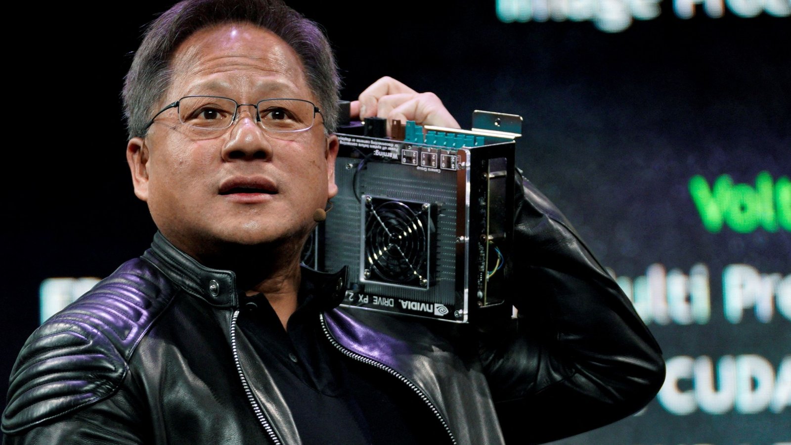 Jensen Huang, CEO di NVIDIA, è ormai una rockstar