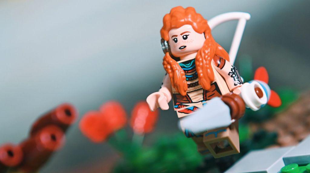Una versione non ufficiale di Aloy di Horizon Zero Dawn e Forbidden West in LEGO