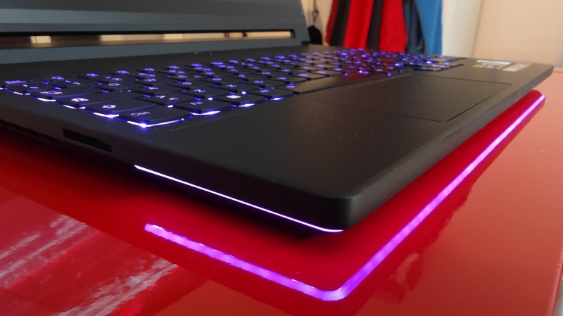 Il lettore di schede di Legion 9i Gen 8