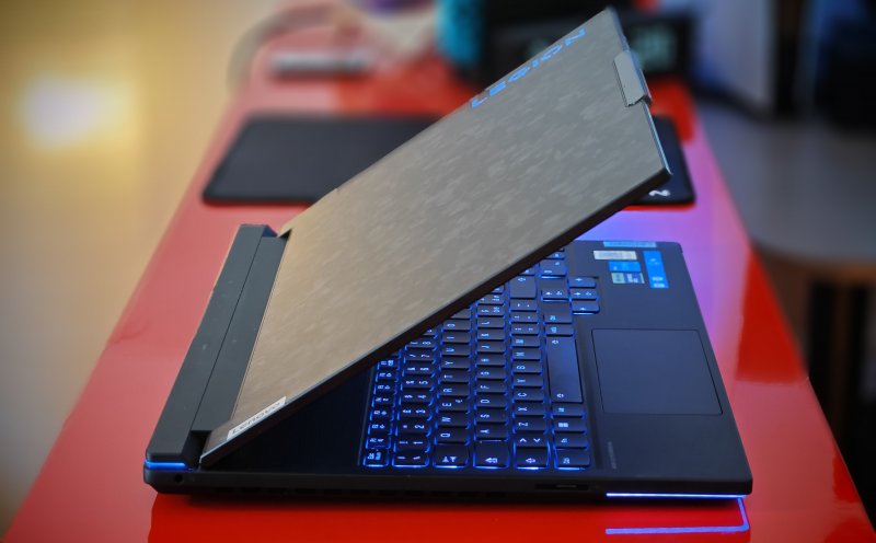 Il profilo del Legion 9i Gen 8 16IRX8