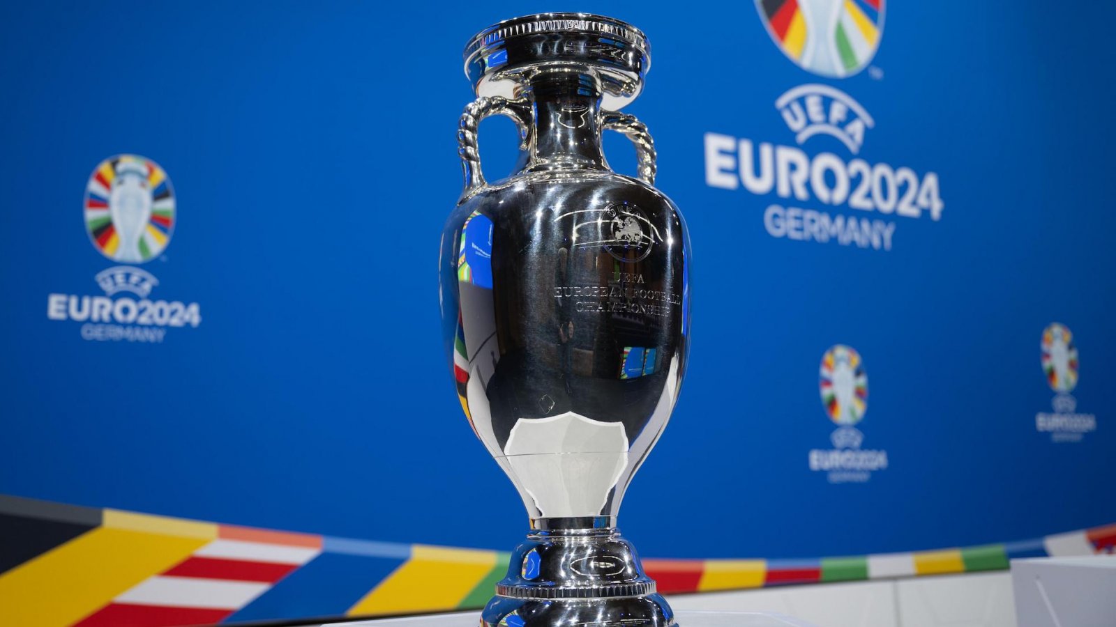 Il trofeo di EURO 2024
