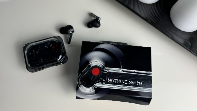 Le Nothing Ear (a) sono la nuova proposta di Nothing per gli auricolari di fascia media Le Nothing Ear (a) sono la nuova proposta di Nothing per gli auricolari di fascia media