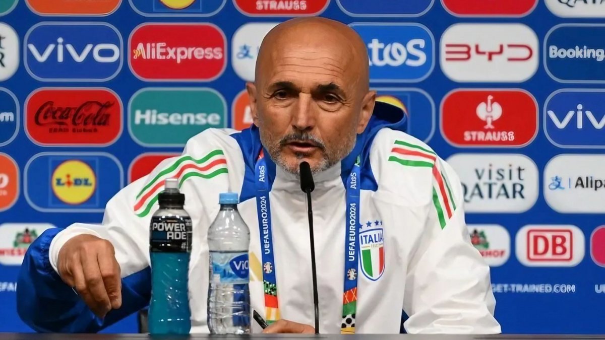 Spalletti, İtalyan oyunculara PS5'i yasaklamadı ancak geceler uyumak içindir