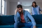 Un uomo fa causa ad Apple perché la moglie ha trovato dei messaggi sospetti (e ha chiesto il divorzio) - Notizia