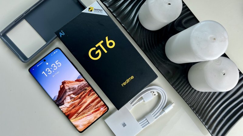 I contenuti della confezione di Realme GT 6