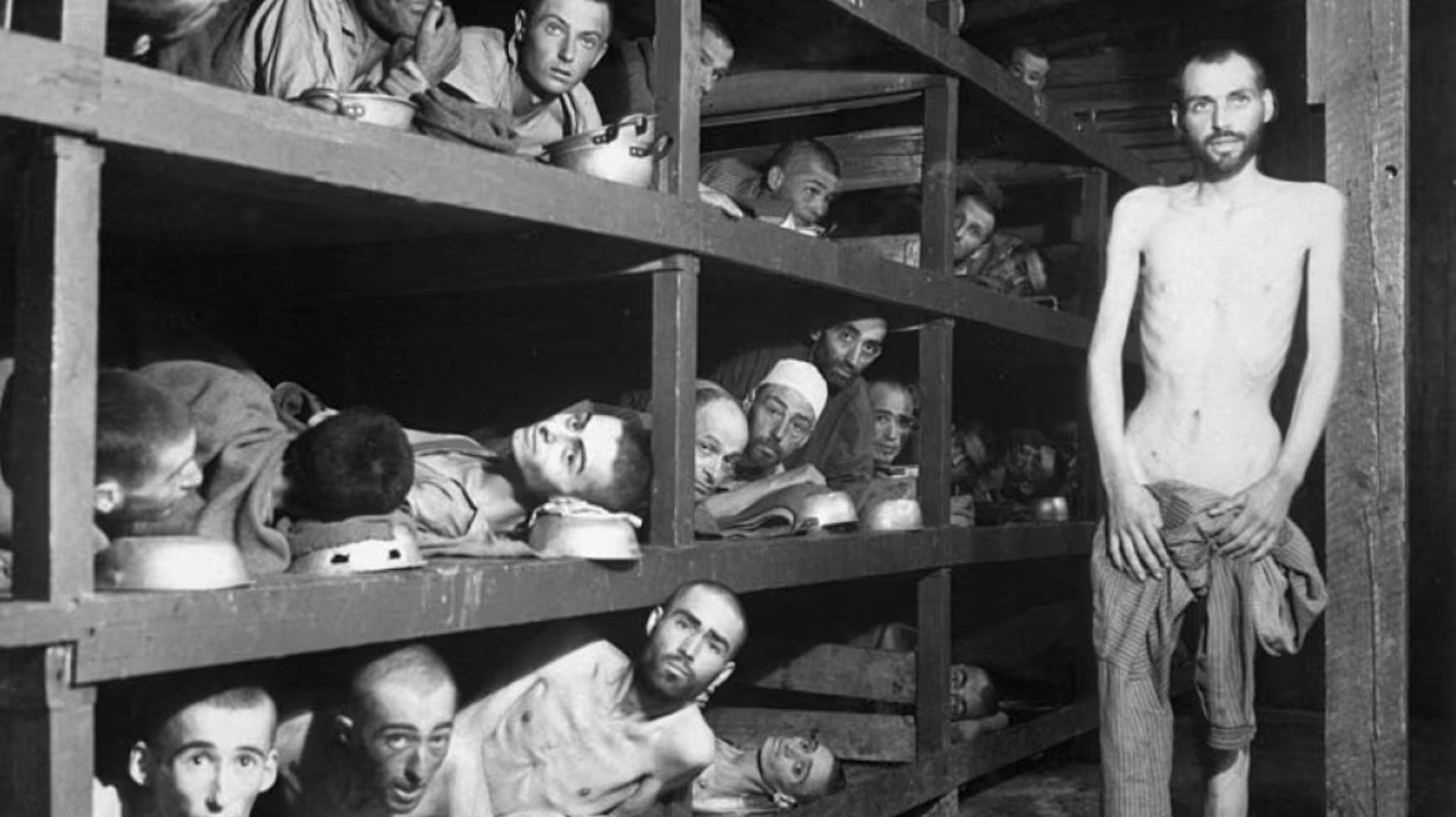 Una foto di un campo di concentramento