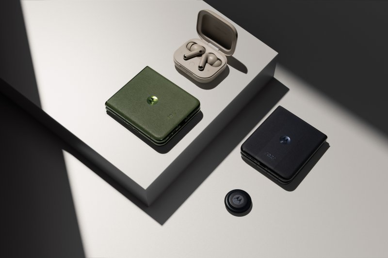 Moto Buds+, Moto Razr 50 Ultra, Moto Razr 50 e Moto Tag