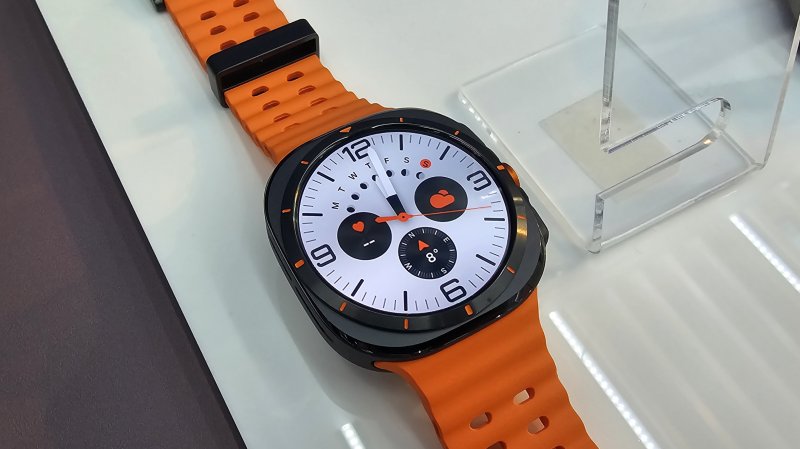Il quadrante rinforzato di Galaxy Watch Ultra