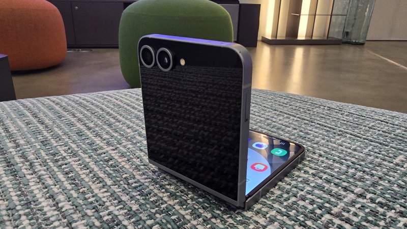 Samsung Galaxy z Flip6, il foldable tascabile della casa coreana Samsung Galaxy z Flip6, il foldable tascabile della casa coreana