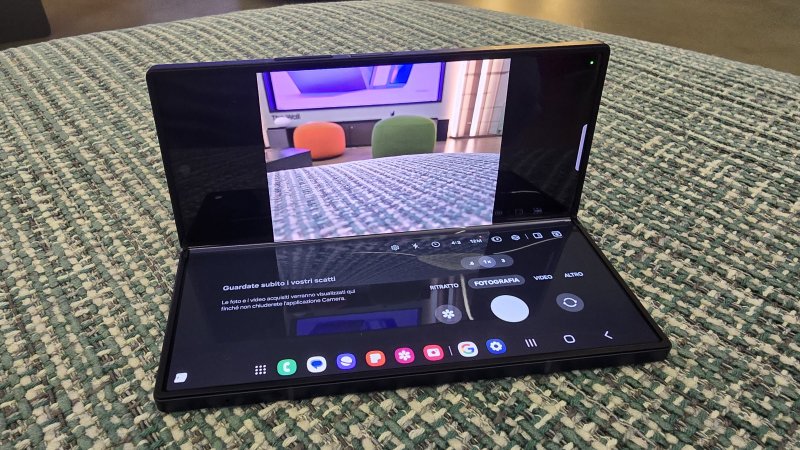 L'interfaccia personalizzata offre funzionalità esclusive per il nuovo Samsung Galaxy Z Fold6 L'interfaccia personalizzata offre funzionalità esclusive per il nuovo Samsung Galaxy Z Fold6