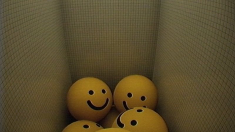 Tutto del gioco trasmette qualcosa di inquieto... anche queste faccine sorridenti