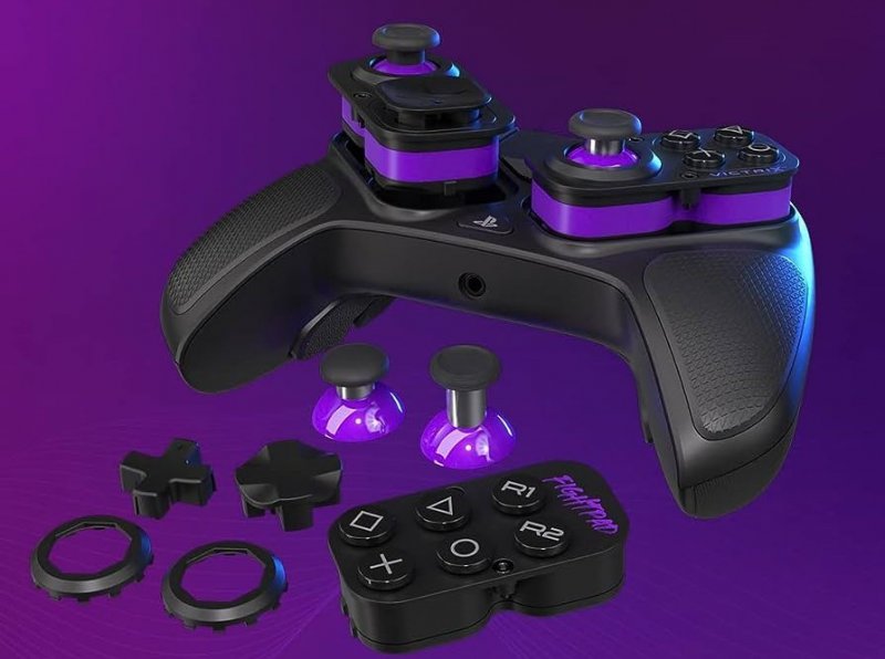 Il PDP Victrix Pro BFG per PS5 e gli accessori inclusi nella confezione