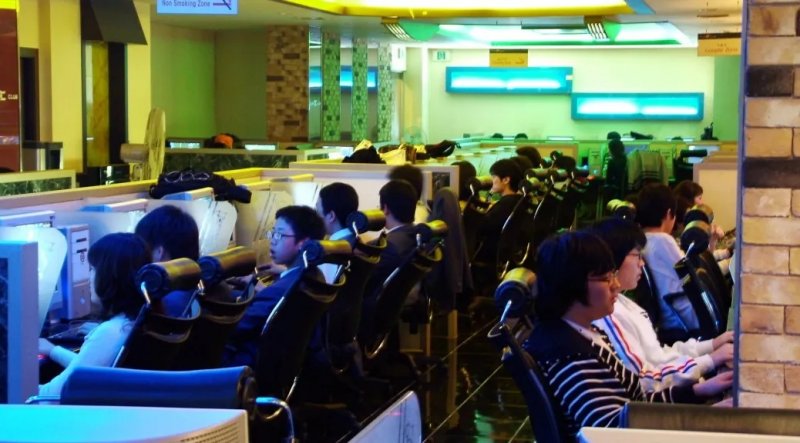 Un PC Bang in Corea. Nel 2011 si stimava che fossero presenti almeno 25.000 PC Bang nella regione