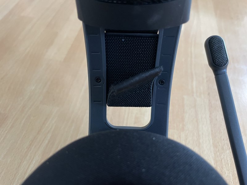 Uno strap regola la tensione dell'archetto delle Turtle Beach Atlas Air