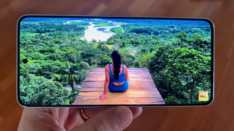 Il display di OnePlus Nord 4 è ottimo, ma non troppo diverso da quello del modello precedente Il display di OnePlus Nord 4 è ottimo, ma non troppo diverso da quello del modello precedente