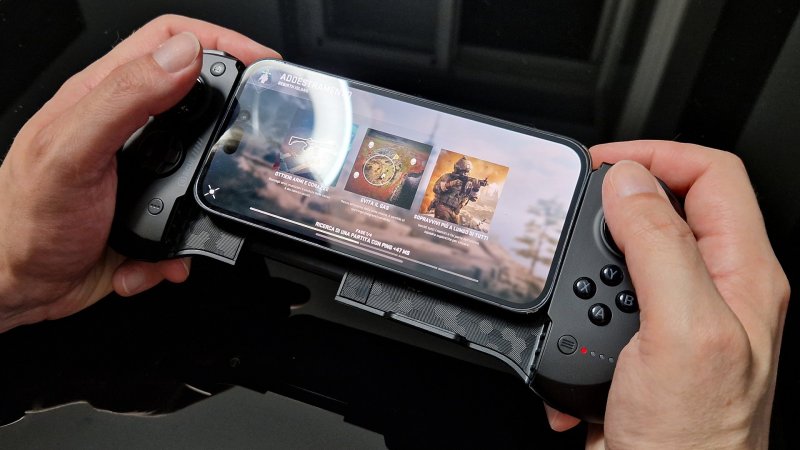 Lo SCUF Nomad durante una sessione di gioco