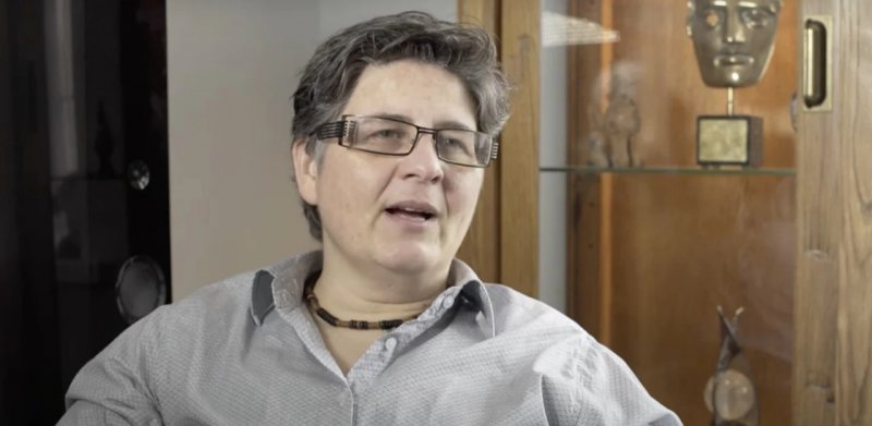 Un ritratto di Brett Jones