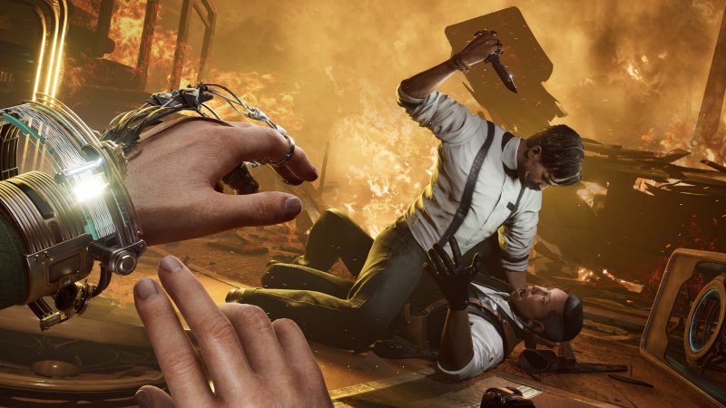 Un addetto marketing convince un cliente a comprare una skin Un addetto marketing convince un cliente a comprare una skin