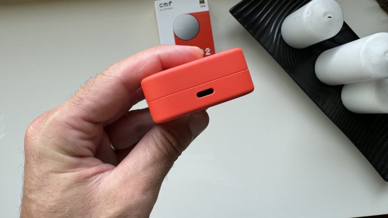 La ricarica avviene ovviamente tramite porta USB-C