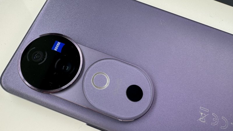 Pur con sole 2 camere posteriori, il comparto fotografico è di alto livello Pur con sole 2 camere posteriori, il comparto fotografico è di alto livello