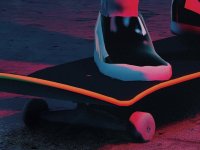 Skate Story, l'indie di Devolver Digital vi porta all'Inferno e vi fa venir voglia di rimanerci