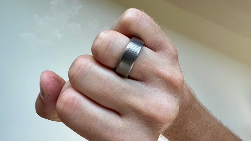 Per quanto non appariscente, Amazfit Helio Ring non è proprio piccolissimo